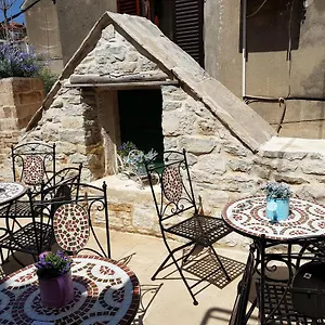 Nautica Stone House Apartment